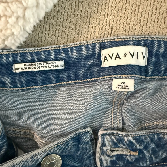 Ava & Viv Relaxed Fit Blue Jeans - Picture 2 of 3